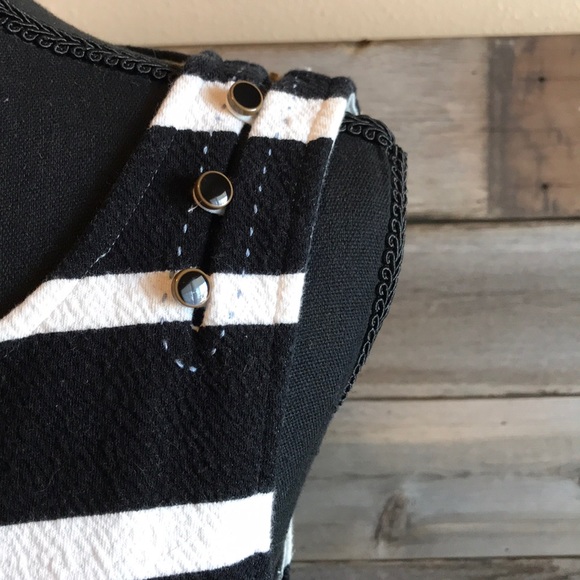 Anthro Postmark Antonia Striped Sleeveless Top - Picture 3 of 9